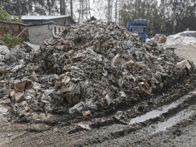 废品回收站露天堆放与污水渗漏的土壤污染治理路径